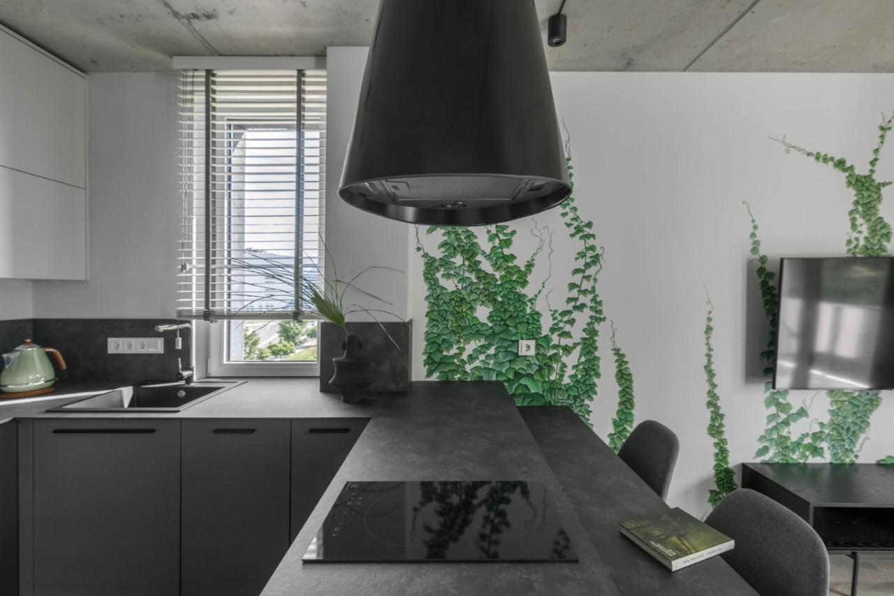 Urban Jungle Apartments By Reside Baltic Vilnius Exterior photo