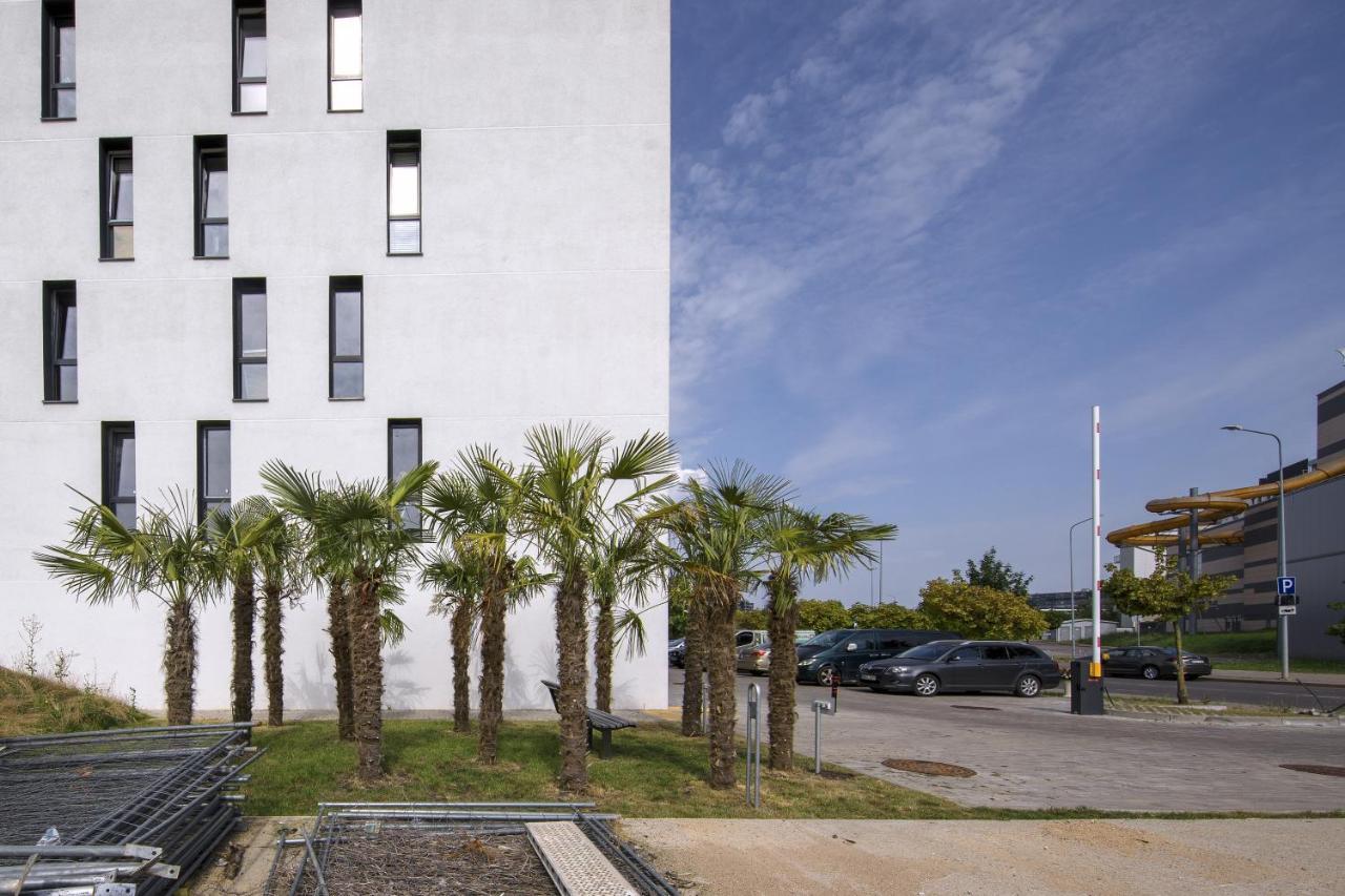 Urban Jungle Apartments By Reside Baltic Vilnius Exterior photo